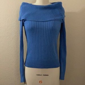 Long sleeve sweater with detailed neckline